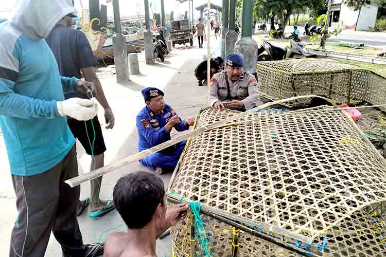 Jalin kebersamaan dengan nelayan