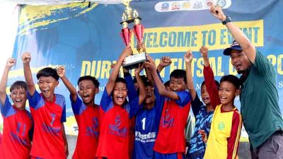 MIMA NU Thoriqotu Hidayah Menyabet Juara Futsal Segitiga Antar Kecamatan Tingkat Sekolah Dasar dan Madrasah Ibtidaiyah