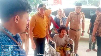 Pemerintah Desa Moncongkomba Tunjukkan Tanggung Jawab Sosial: Warga Sakit Dijemput Langsung oleh Kepala Desa