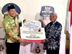 Bupati Sidoarjo Kukuhkan Kelompok Tani, Serahkan Bantuan Alsintan dan Salurkan Kredit Usaha Rakyat