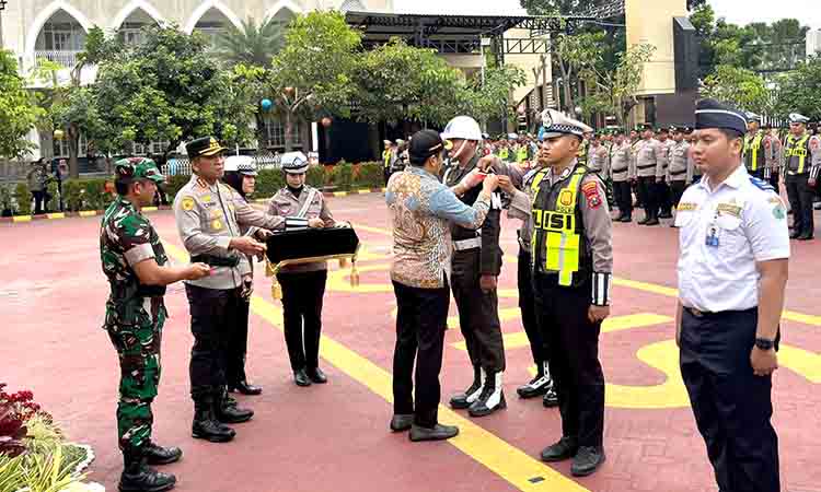 Bupati Sidoarjo Pimpin Apel Gelar Pasukan Operasi Lilin Semeru