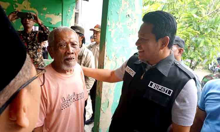 Bupati Subandi Sidak RTLH di Tarik dan Krian