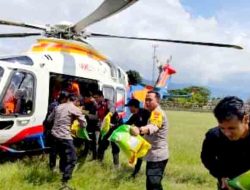 Helikopter Polri Bawa 358 Kg Logistik untuk Korban Banjir Aceh dan Sumut