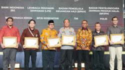 Wakapolri Terima Disway Award, Polri Tegaskan Komitmen Perkuat Kepercayaan Publik dan Sinergi Media