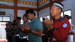 Polres Ngawi Gelar Sholat Ghaib untuk Korban Banjir Aceh, Sumatera dan Erupsi Gunung Semeru di Jawa Timur