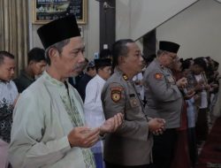 Polres Lamongan Gelar Shalat Ghaib dan Doa Bersama untuk Korban Bencana di Aceh, Sumatra Utara, dan Sumatra Barat