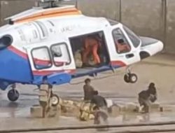 Meski Dengan Risiko Pendaratan, Helikopter Poludara Baharkam Polri Berhasil Dropping Logistik Bantuan ke Aceh Tamiang