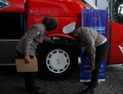 Satlantas Polres Kediri Gelar Ramp Check Transportasi Umum Jelang Libur Akhir Tahun
