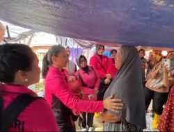 Ketum Bhayangkari Beri Bantuan di Pengungsian Aceh Tamiang, Hibur dan Kuatkan Korban