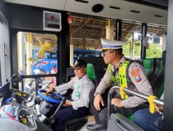Polres Gresik Gandeng Dishub Gelar Ramcheck Armada Bus Jelang Nataru