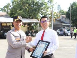 Kapolres Kediri Beri Penghargaan 69 Personel Berprestasi
