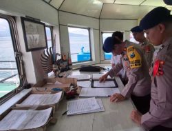 Jelang Nataru Polresta Banyuwangi Gelar Pemeriksaan Keselamatan Terpadu di Pelabuhan Ketapan