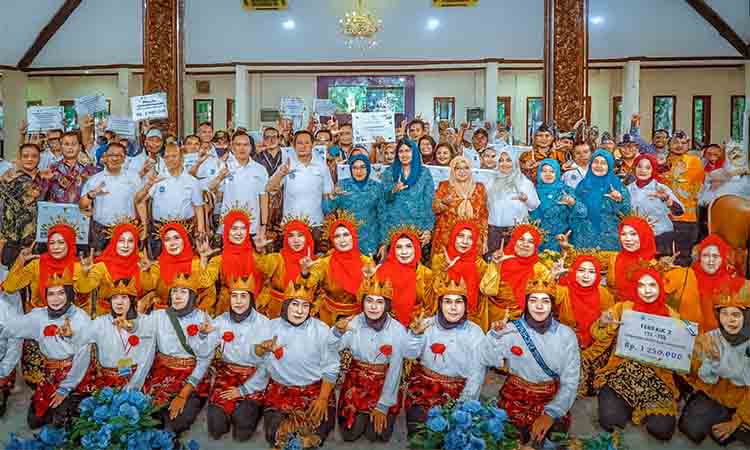 Komitmen Lingkungan Lewat Awarding