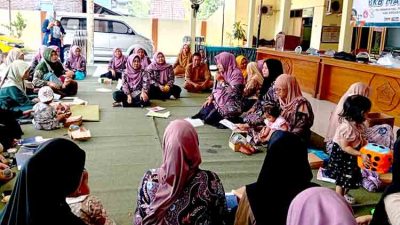 20 Peserta Ikuti Sekolah Orang Tua Hebat di Pendopo Desa Kebaron, Dipandu Iswatik, S.E.