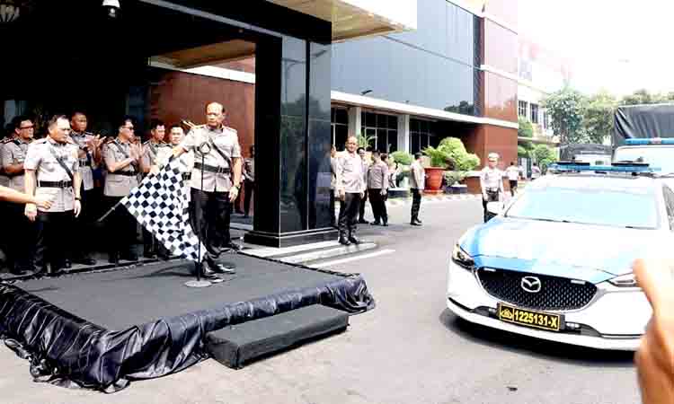 Polda Jatim Berangkatkan Bantuan