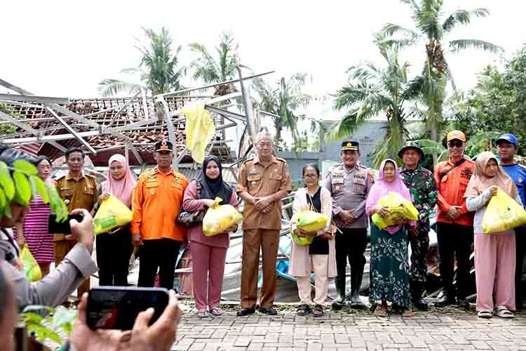 Puting Beliung Mengamuk di Tuban, Ratusan Rumah Rata dengan Tanah
