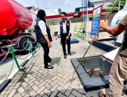 Sat Reskrim Polres Ngawi Cek SPBU Imbas Antrian Panjang