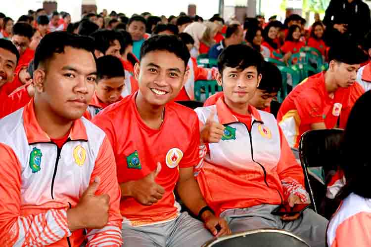 Serahkan Bonus Atlet Porprov IX, Bupati Subandi Pemkab All Out Dukung Atlet Sidoarjo