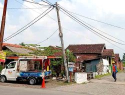 Sigap dan Tanggap! PLN Gerak Cepat Amankan Tiang Listrik Miring Usai Terima Laporan Warga