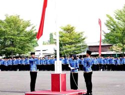Wabup Sidoarjo Pimpin Upacara Bendera HUT Korpri