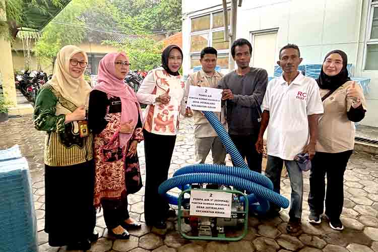 Wabup Sidoarjo Serahkan Bantuan Alsintan