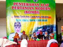 Wabup Sidoarjo Serahkan Bantuan Alsintan kepada Petani Desa Tarik