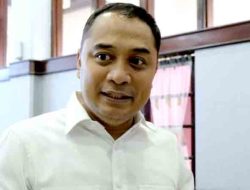 Wali Kota Surabaya Batasi Penggunaan HP Anak di Sekolah, Dorong Prestasi dan Perlindungan