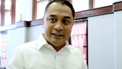 Wali Kota Surabaya Batasi Penggunaan HP Anak di Sekolah
