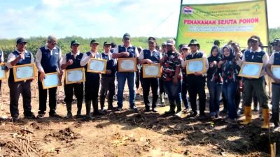 Perhutani KPH Gundih Apresiasi Inisiatif Laskar Merah Putih Mada Jateng dalam Konservasi Lingkungan Hidup di Grobogan