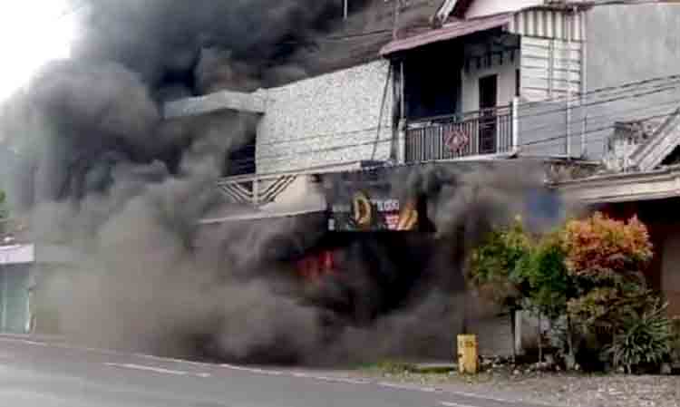 Bengkel Motor di Jalur Pantura Tuban Ludes Terbakar