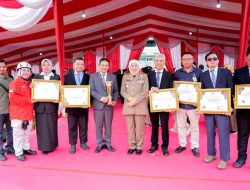Bupati Tuban Terima Penghargaan Pembina K3 Gold, 46 Perusahaan Tuban Raih Prestasi K3
