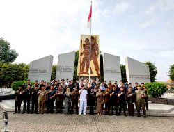 Harjasda ke-167, Wabup Sidoarjo Pimpin Ziarah ke Makam Mantan Pemimpin Daerah