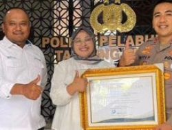 Mudik Nataru Lancar Polres Pelabuhan Tanjungperak Terima Penghargaan dari Pelindo