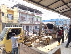 Dari Jalan Tergenang ke Bengkel Perbaikan, Polisi gunakan towing Evakuasi Mobil Warga Pascabanjir