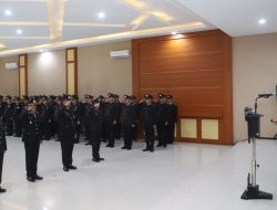 61 Personel Polres Kediri Dianugerahi Satyalancana Pengabdian