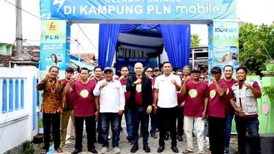 PLN Resmikan Kampung PLN Mobile x ICONNET di Gresik, Dorong Transformasi Digital Hingga Desa