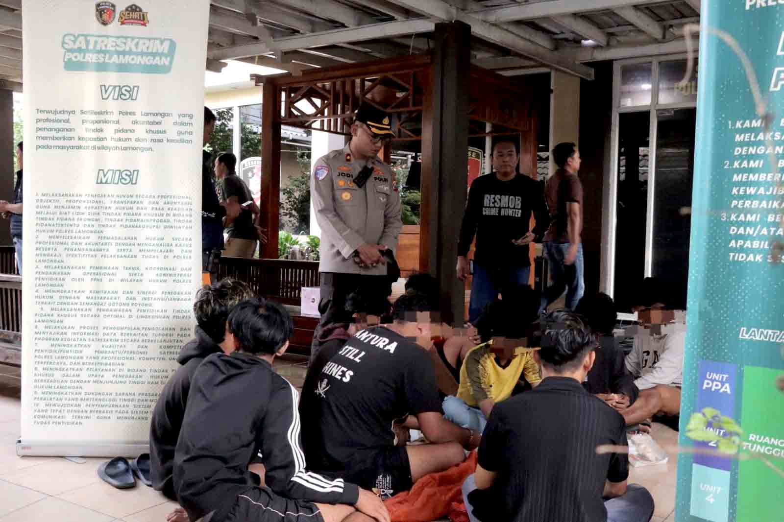 Polres Lamongan Berikan Pelayanan