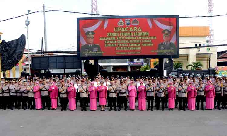 Polres Lamongan Gelar Upacara Sertijab Wakapolres