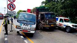 Satlantas Polres Lamongan Evakuasi Laka Lantas Beruntun di Jalur Lamongan–Gresik