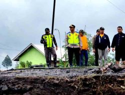 Dandim Pemalang Dampingi Wakil Gubernur Jateng Tinjau Lokasi dan Pengungsi Bencal Banjir Bandang