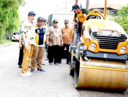 Bupati Sidoarjo Pastikan Perbaikan Jalan Berjalan Maksimal