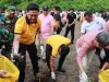 Polres Jember Laksanakan Gerakan Indonesia Asri Bersihkan Pantai Watu Ulo