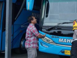 Berikan rasa aman penumpang, Sat Lantas Polres Kediri lakukan Ram check ke PO Bus Mahkota