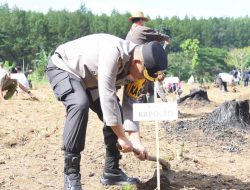 Polres Bondowoso Turut Tanam 1.000 Pohon Gerakan Sedekah Oksigen HPN 2026