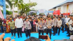 Tinjau Hunian Sementara Korban Bencana di Tapteng, Kapolri-Ketua Komisi IV Salurkan 16 Truk Bantuan Kemanusiaan