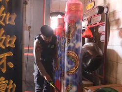Polres Pelabuhan Tanjungperak Sterilisasi Klenteng Jelang Perayaan Imlek