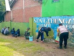 Jelang Ramadhan Perdana 2026, Satgas TMMD ke-127 Bersihkan Sekolah dan Masjid di Desa Gadungan