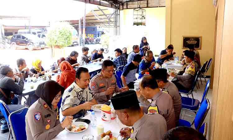 Kapolres Ngawi Gelar Cangkrukan Bersama Awak Media