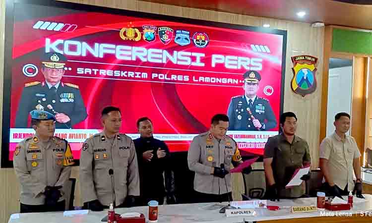 Lakukan konferensi Pers