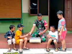 Momen Sederhana di Posko TMMD ke-127, Satgas TNI dan Anak-anak Desa Gadungan Berbaur Akrab